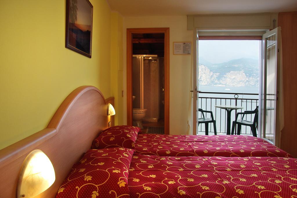 Hotel Residence Panoramica Brenzone sul Garda Δωμάτιο φωτογραφία