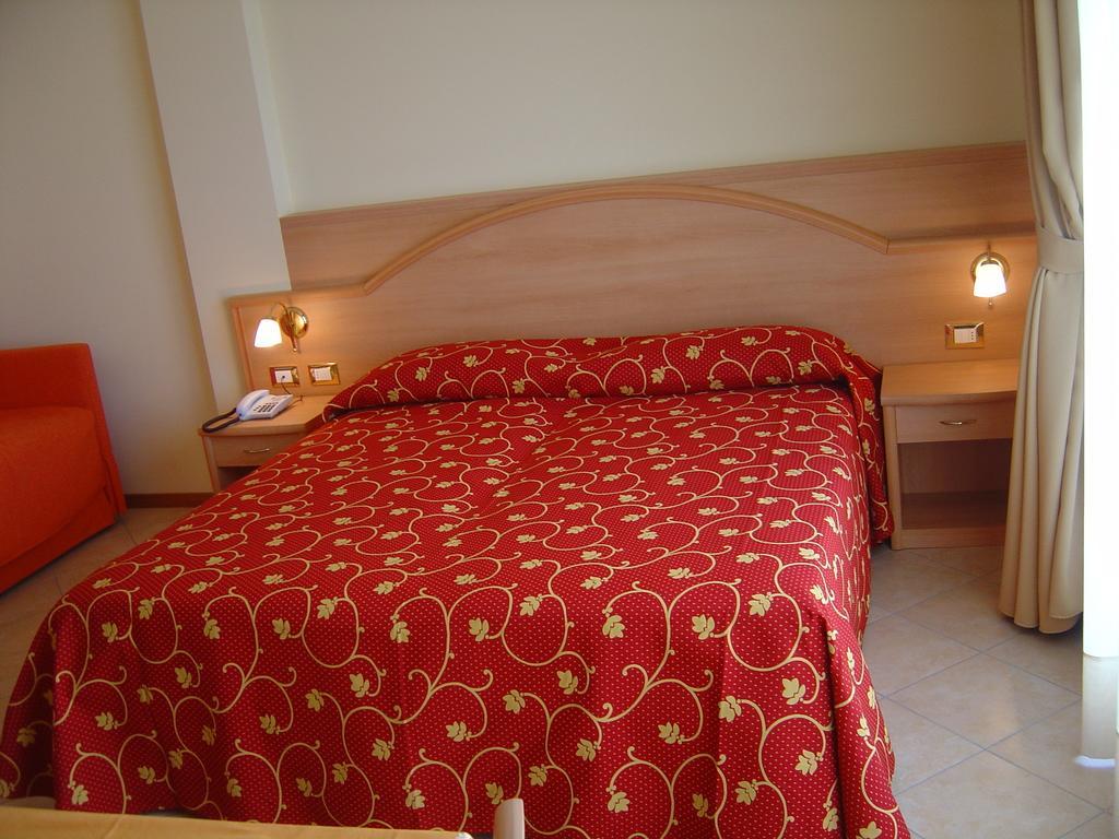 Hotel Residence Panoramica Brenzone sul Garda Δωμάτιο φωτογραφία
